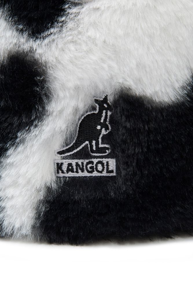 Шапка FAUX FUR TOPPER